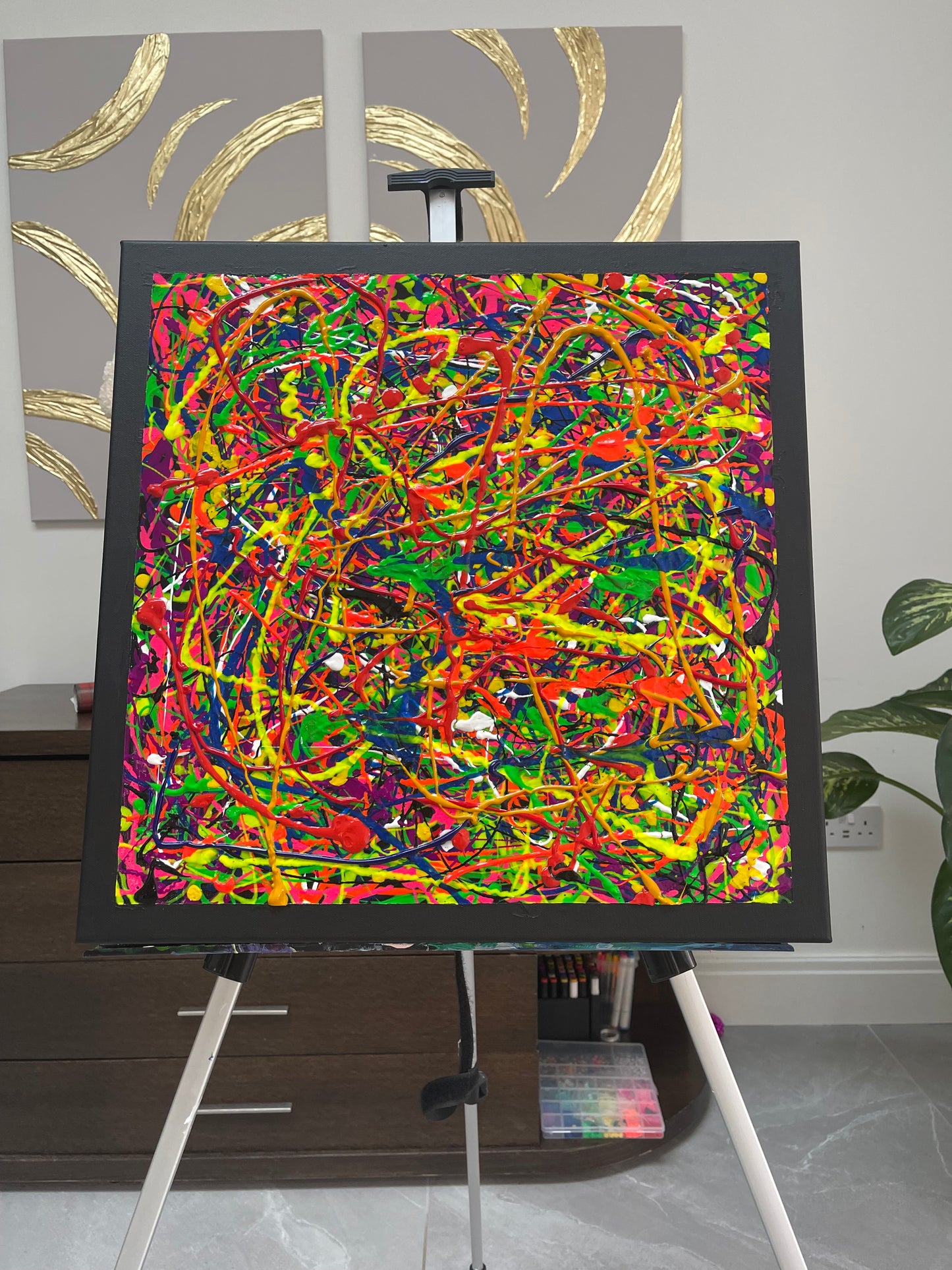 Alive Dancing Mess 51x51cm
