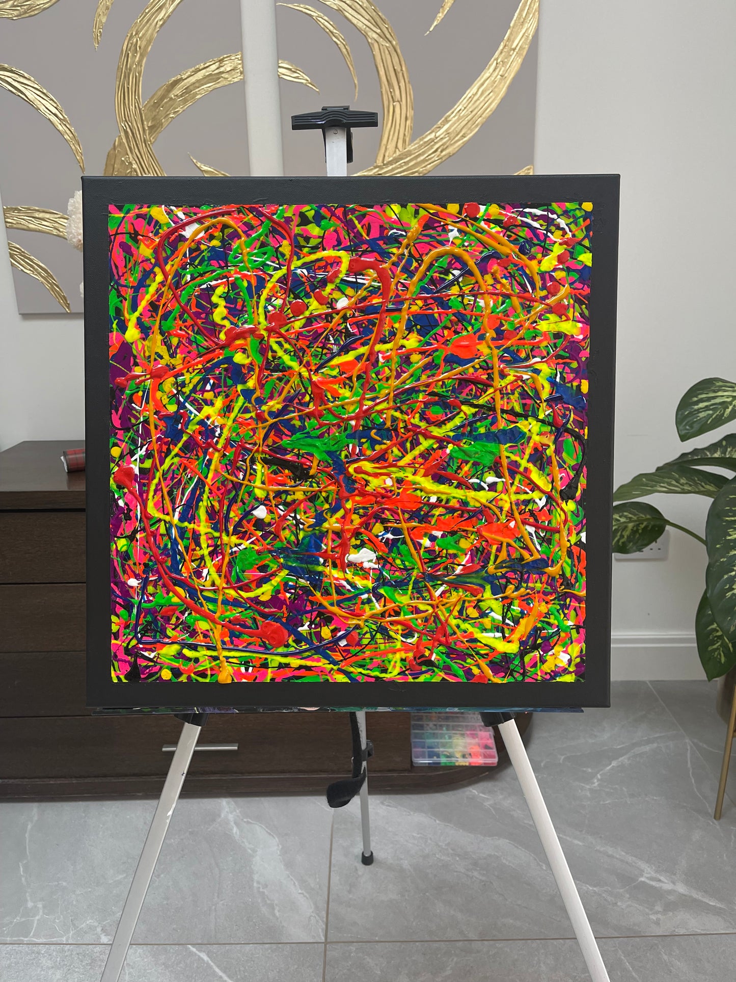 Alive Dancing Mess 51x51cm